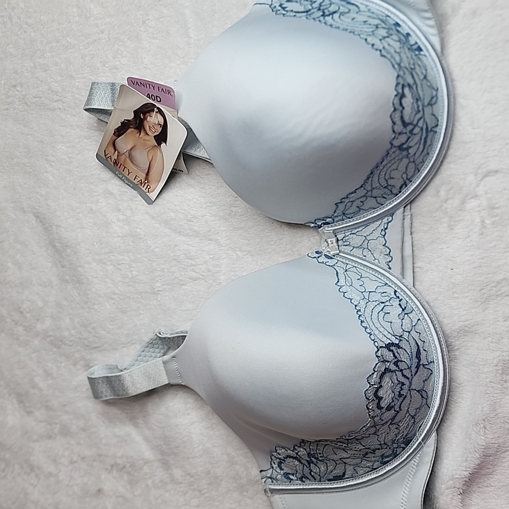Vanity fair back smoother underwire bra size 40D NWT